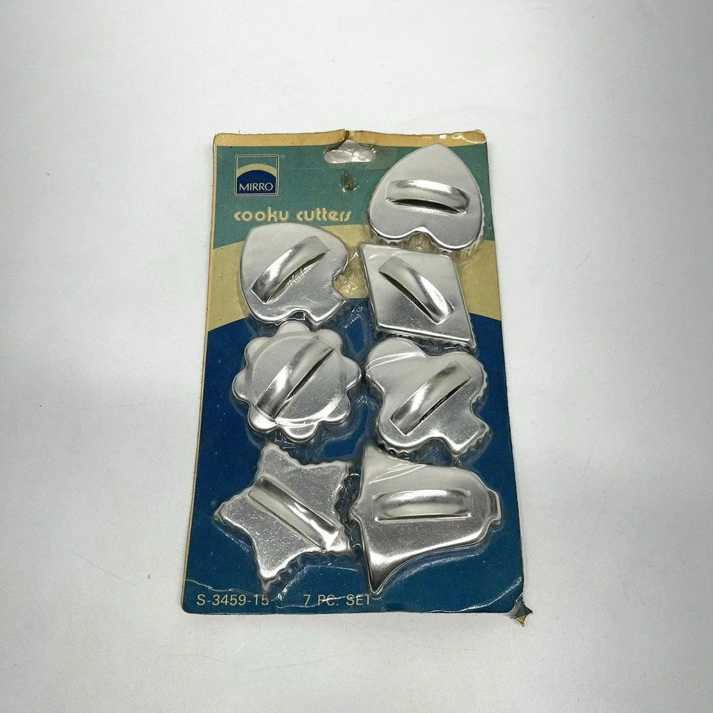 Vintage 50s Factory‎ Sealed Mirro Aluminum Cookie Cutters 7 Piece S-3459-15 NOS